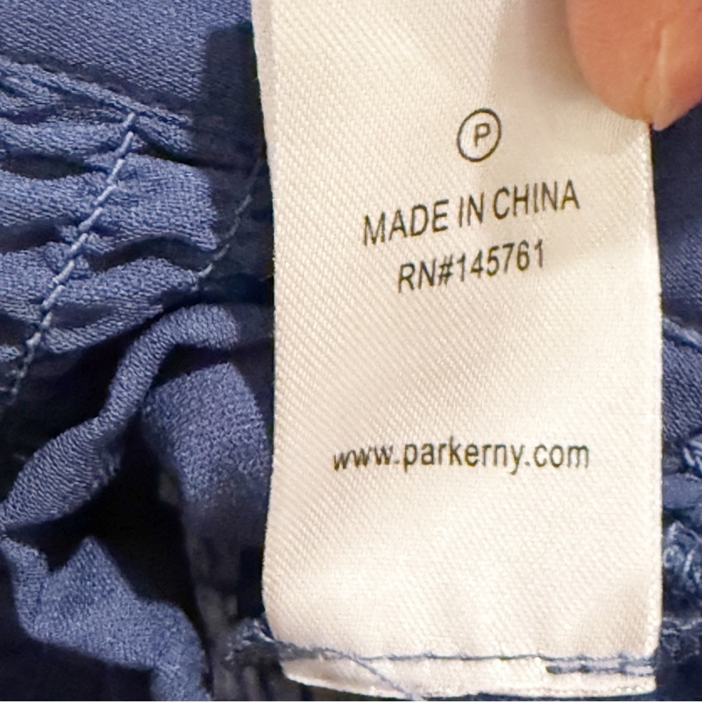 Parker Women's Short Sleeve, Button Front Silk Blouse with Smocking M - Picture 9 of 10